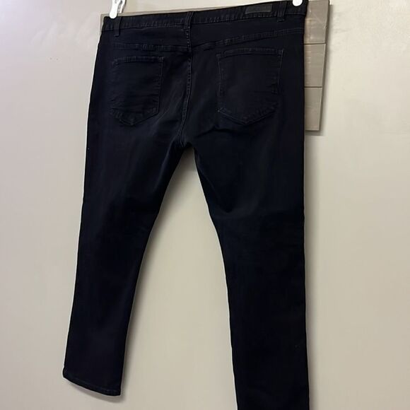 Kenneth Cole NY 5-Pocket Regular Fit “Today is Your Day” Black Jeans- 42” by 30” - Picture 4 of 16